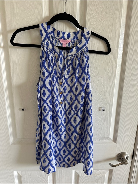 Lilly Pulitzer Tops - Woman’s Blue Ikat Print Sleeveless Shirt